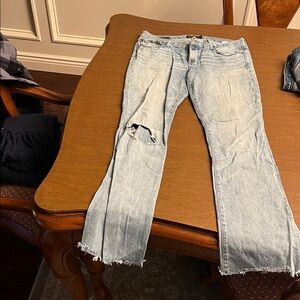Lucky Brand Light Blue Distressed boot Leg Jeans size 6 waist 28 women’s